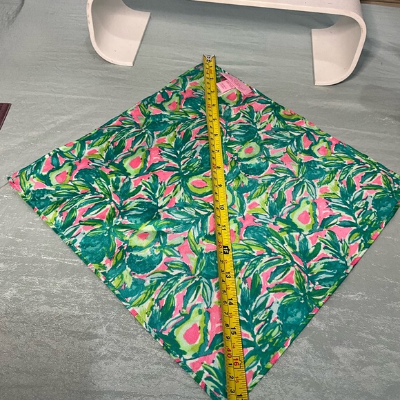 Lilly Pulitzer Pocket Square - Picture 3 of 4